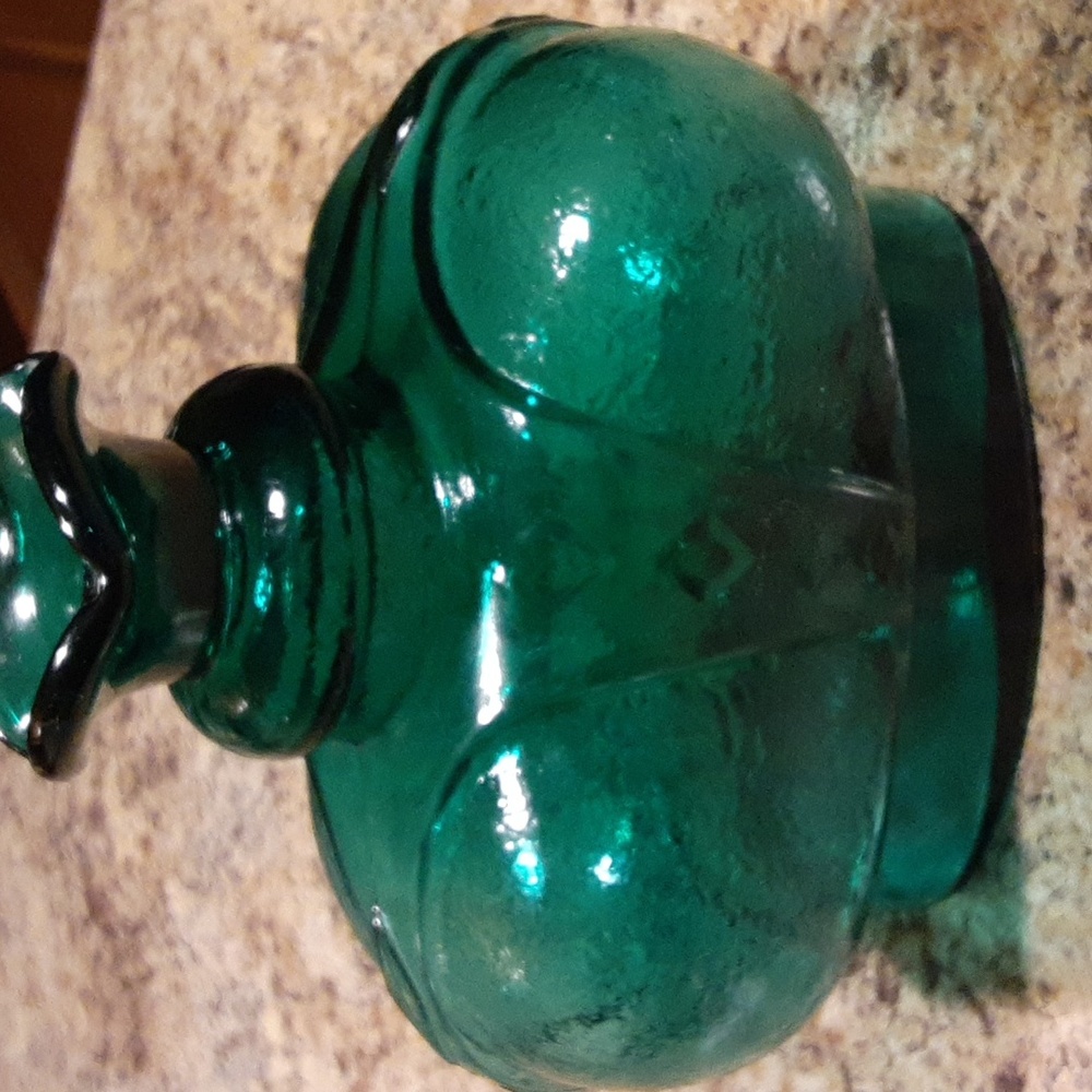 Beautiful vintage Victrylite emerald green decanter without top.